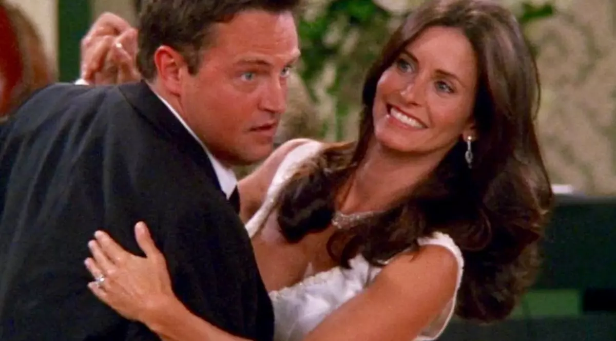 Ralph Lauren a lansat o colecţie de modă inspirată din "Friends", pentru a celebra împlinirea a 25 de ani de la premiera celebrului serial pe micile ecrane