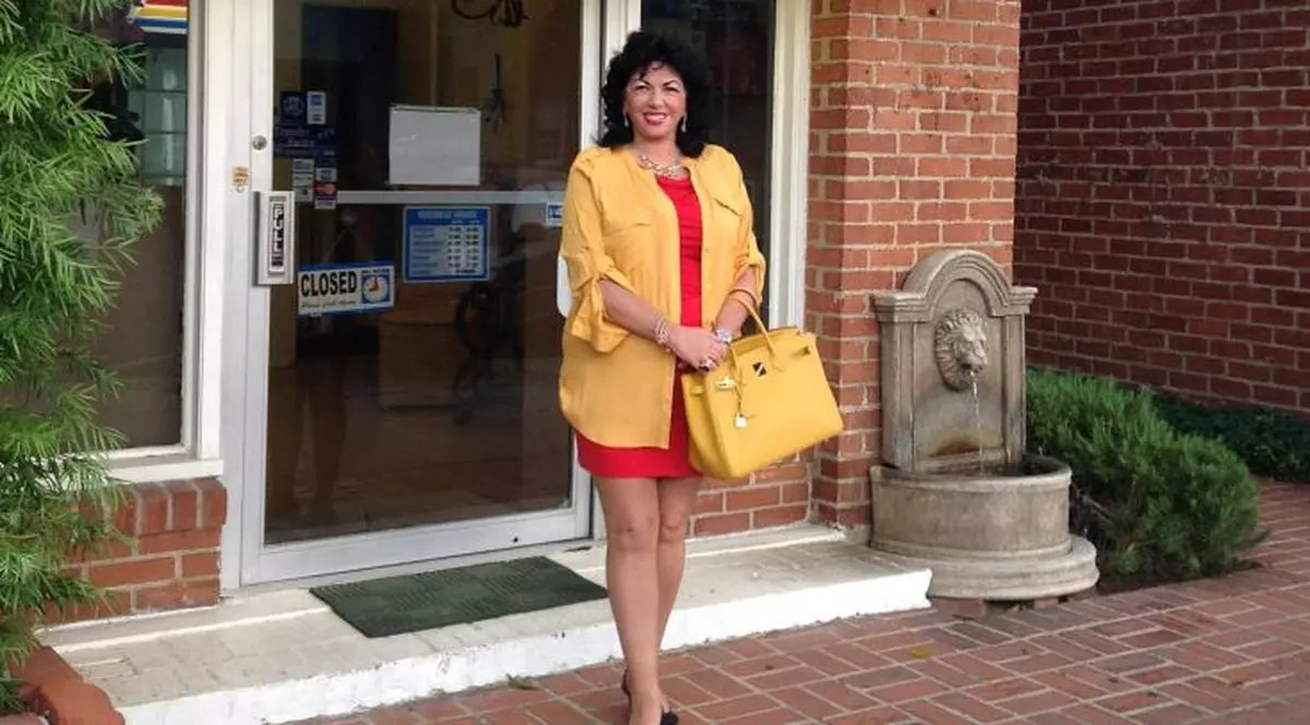 Carmen Harra lasă previziunile și se reapucă de cântat, la 64 de ani! Face “terapie spirituală prin intermediul muzicii”
