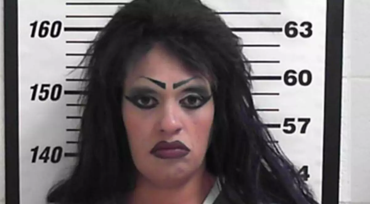 S-a dat drept fiica ei ca să nu ajungă la pușcărie