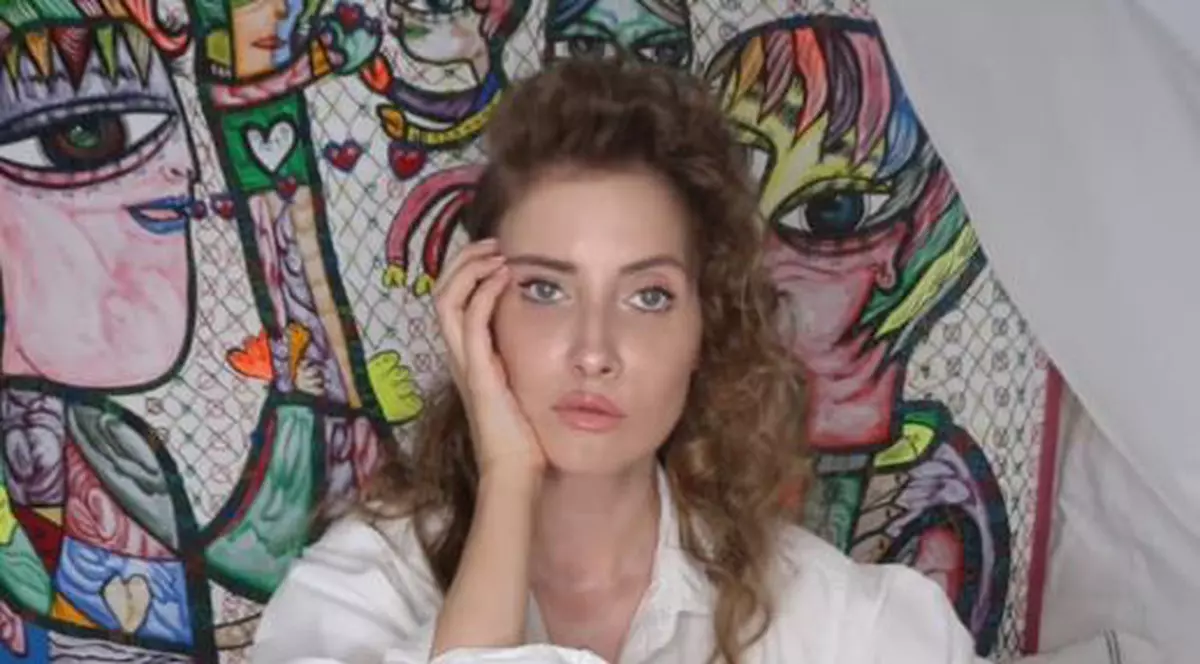 Amănunte neștiute despre Iulia Albu. "Am fost Scheletron, am avut probleme cu acneea și am fost ținta ironiilor tuturor colegilor mei de clasă"