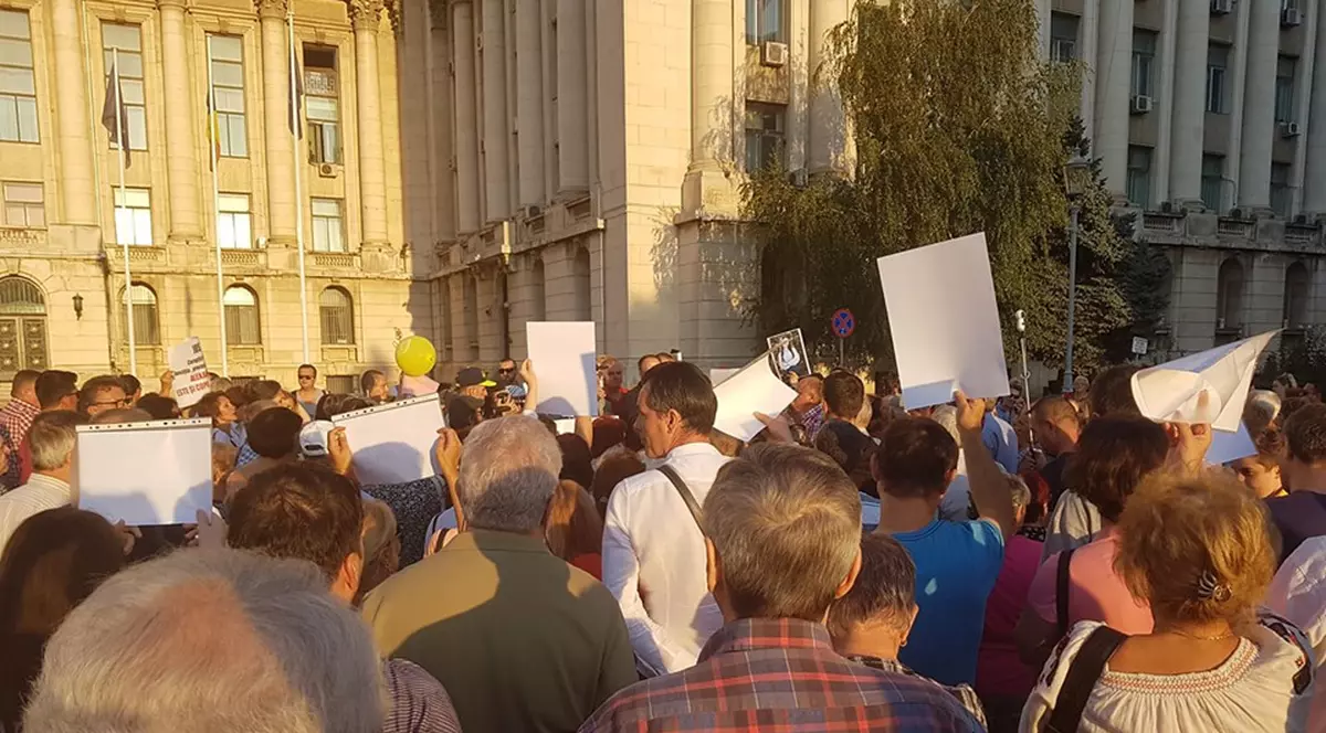 UPDATE | Aproape 200 de oameni, la protestul organizat de Cumpănașu în ziua în care Alexandra Măceșanu ar fi împlinit 16 ani