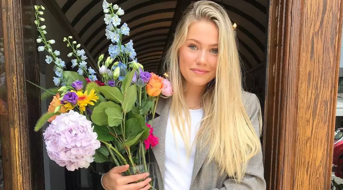 Trei sfaturi pentru a începe o carieră de influencer pe YouTube de la o tânără de 21 de ani care a lucrat cu mărci precum Amazon și Sephora