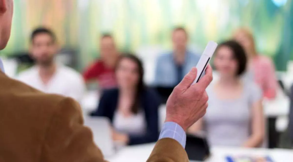 Euronews: Învățământul de stat rămâne fără profesori în Ungaria