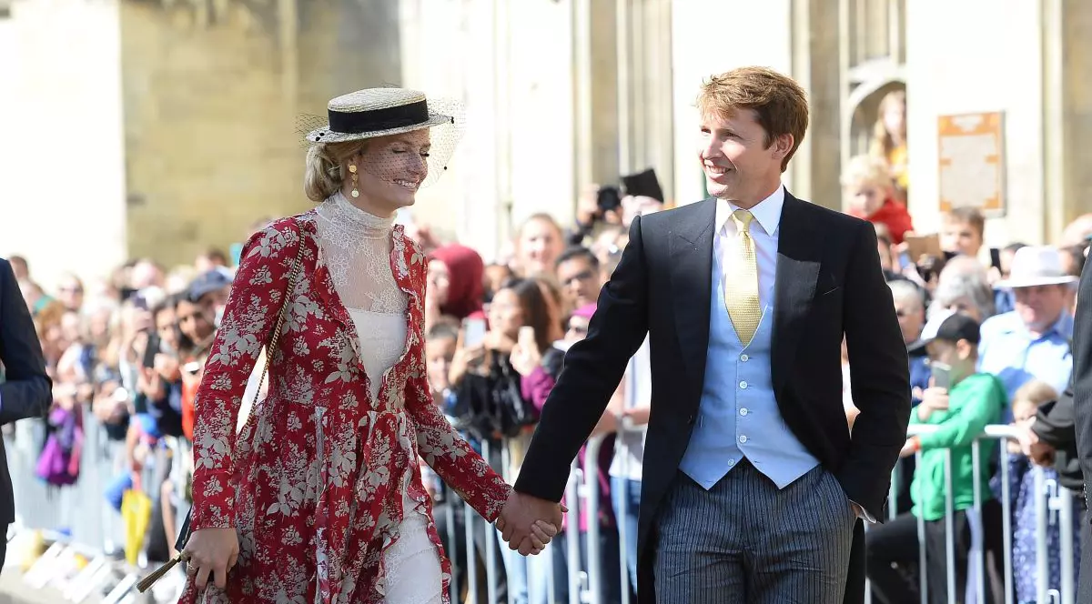 Unde a ales să poarte soția lui James Blunt rochia Valentino cu care Sorina Pintea a mers pe șantier