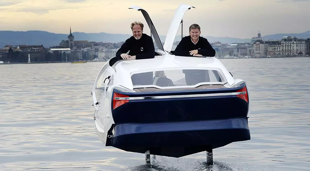SeaBubbles, "taxiurile zburătoare", la un pas de a deveni realitate. Noi teste au fost făcute cu succes la Paris, pe Sena