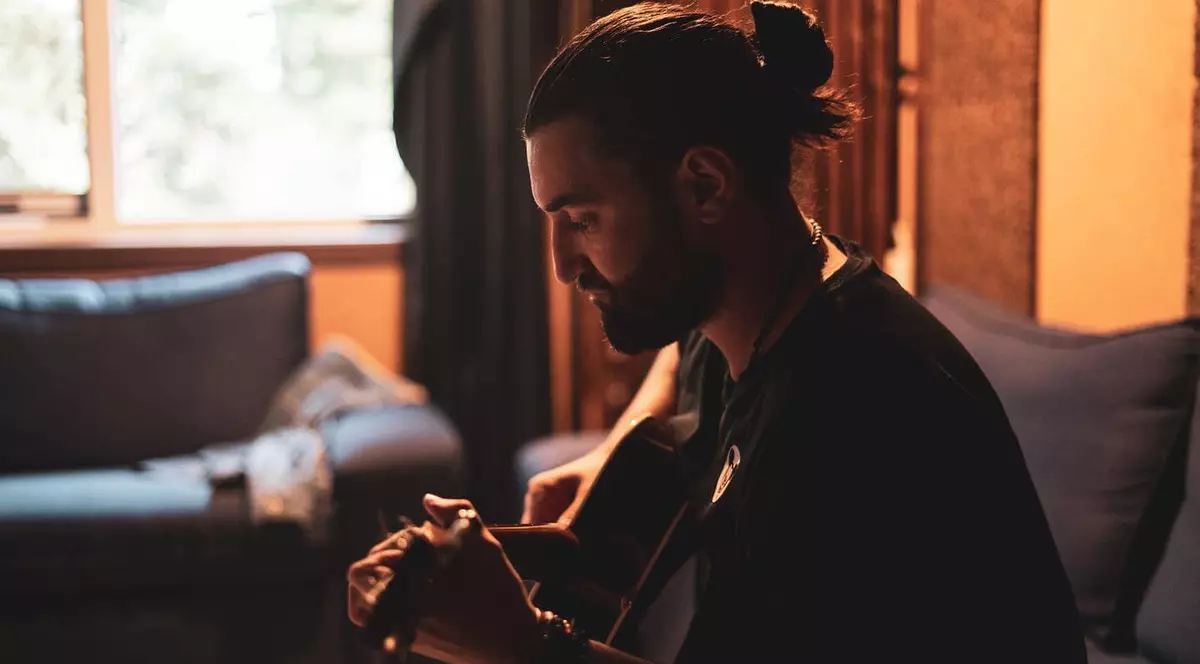 Smiley recunoaște relația cu Gina Pistol. "O feresc pe ea cât pot pentru că oamenii încep și își dau cu părerea"