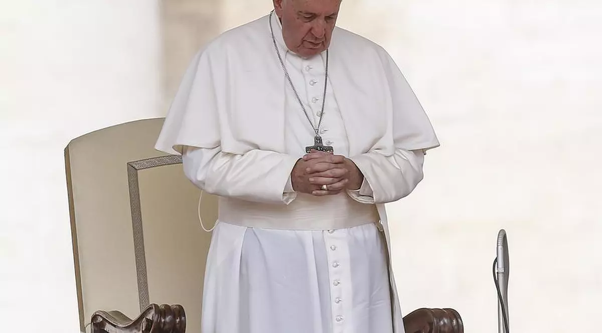 Papa Francisc a cerut fiecărui om de pe Pământ să îşi schimbe modul de viaţă pentru a salva planeta (EPA)