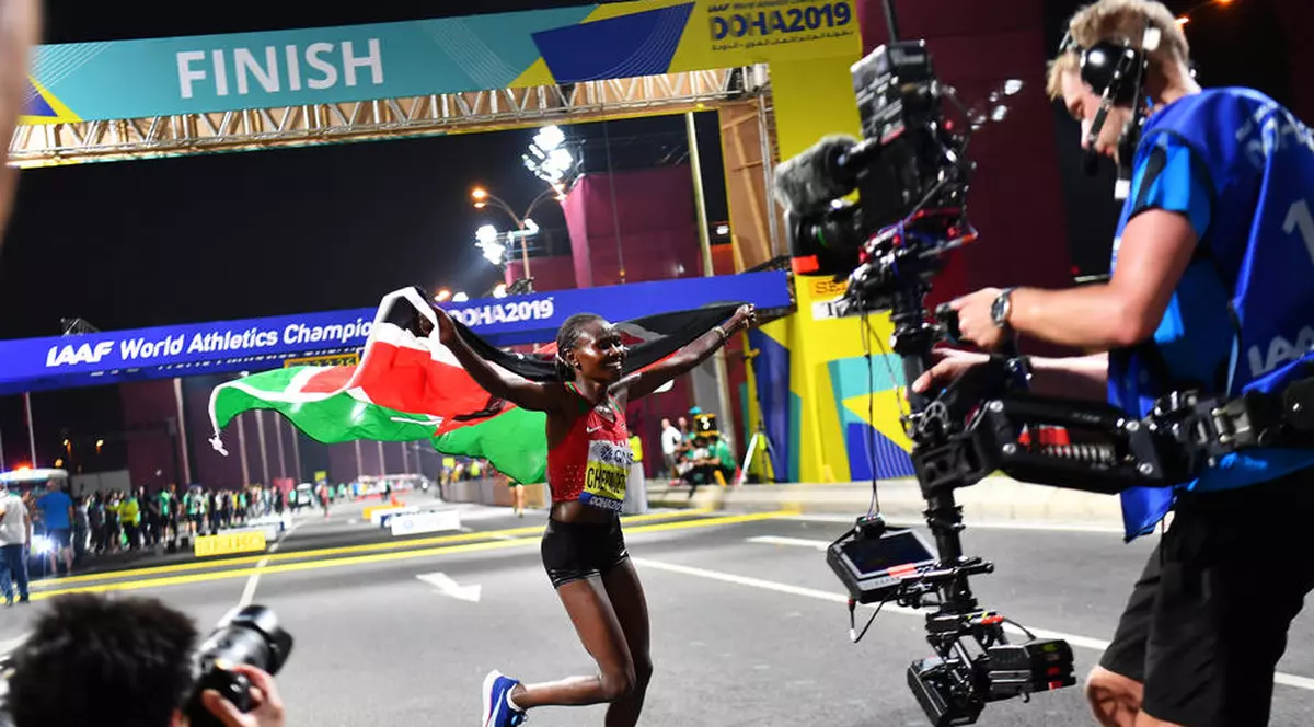 Kenyana Ruth Chepngetich a câștigat proba de maraton de la Campionatul Mondial de atletism de Doha. Cursa s-a desfășurat la miezul nopții, la 33 de grade Celsius