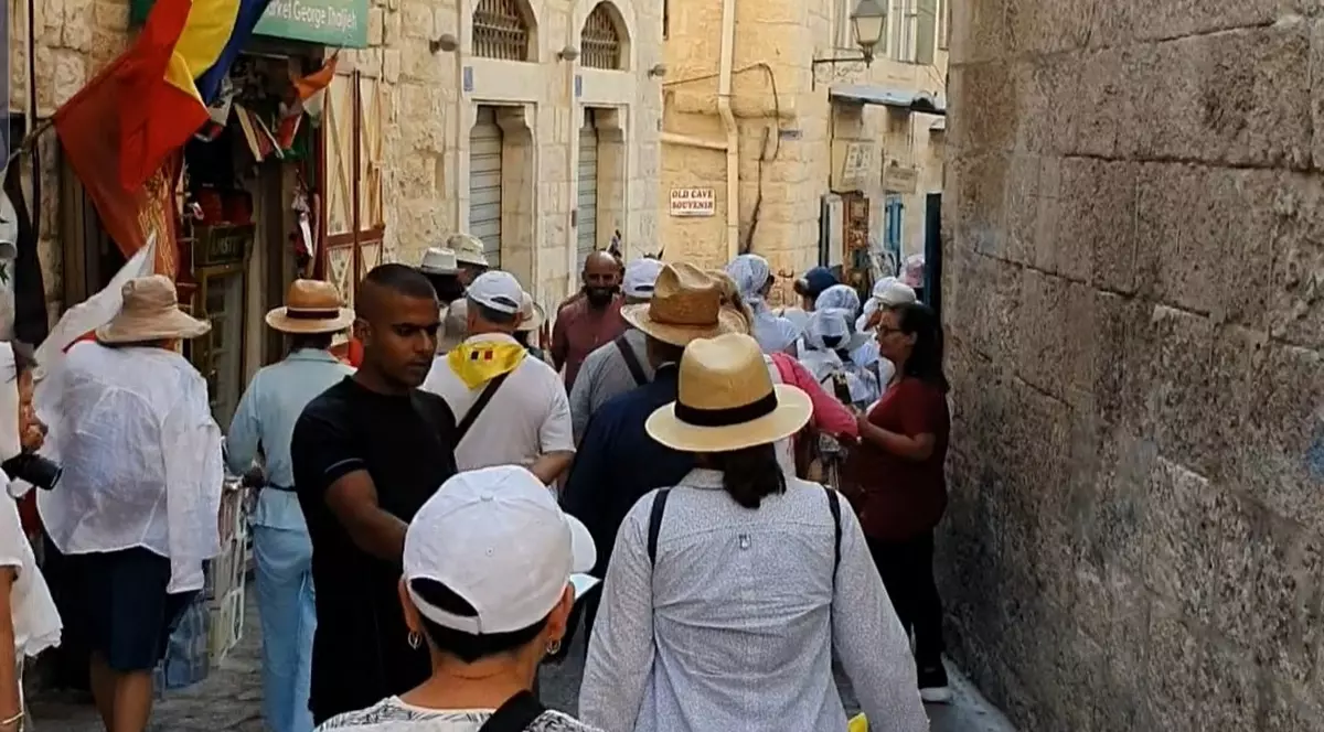 Ce român este celebru în orașul în care s-a născut Iisus. Șlagărele românești sunt folosite de comercianții arabi pentru a vinde icoane și cruci pelerinilor