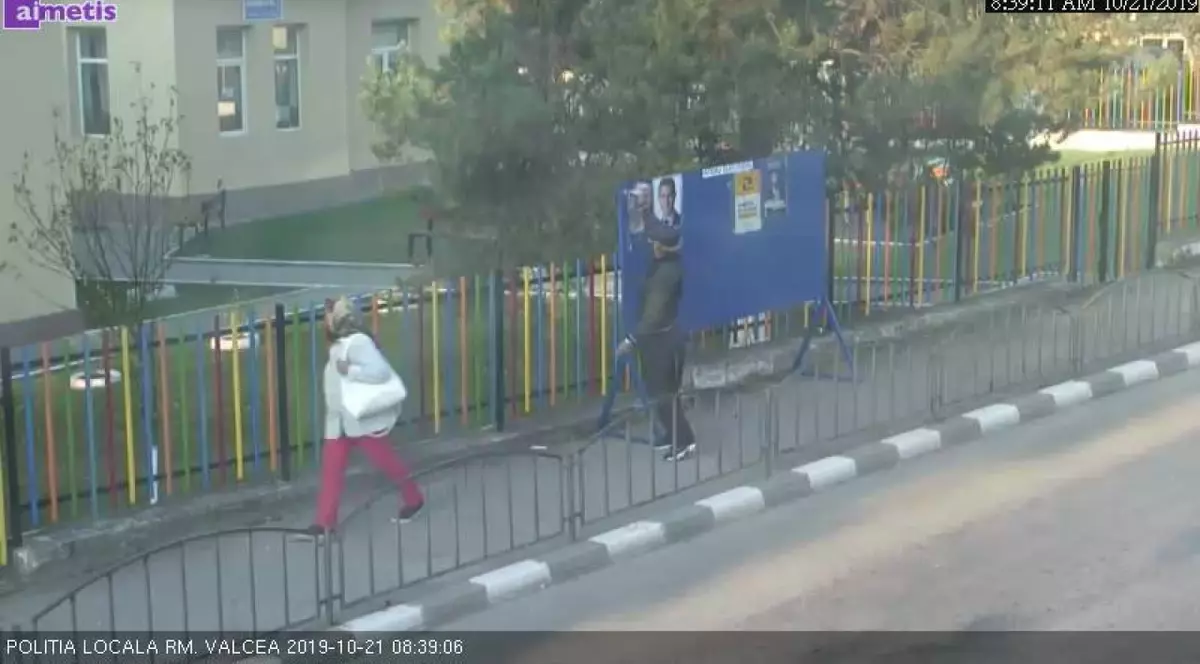Amendat cu 1.000 de lei pentru că a rupt un afiș electoral. A fost prins în 5 minute, după o mobilizare exemplară
