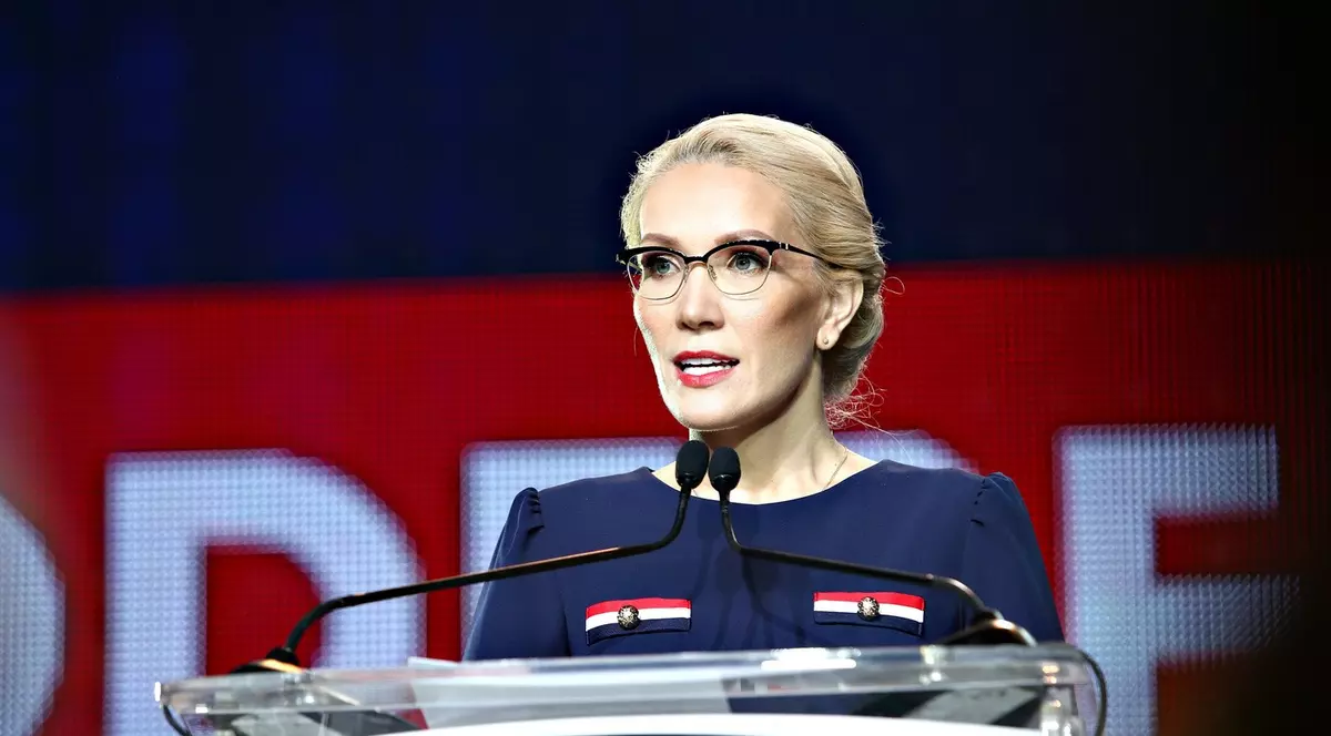 Portret de candidat.Cine este Ramona-Ioana Bruynseels. A doua femeie care vrea să ajungă în fruntea statului, după Viorica Dăncilă, a lucrat în aparatul de stat al Guvernului