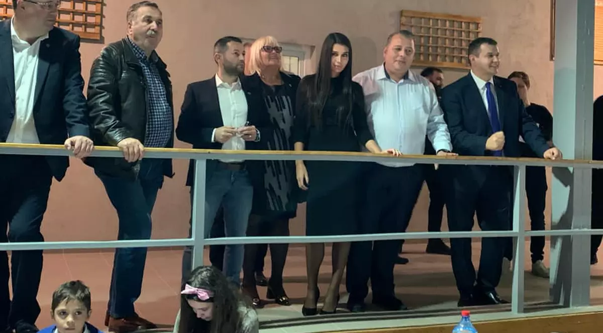 EBA se reîntoarce în politică. Fiica lui Traian Băsescu a participat la inaugurarea unui sediu al PMP