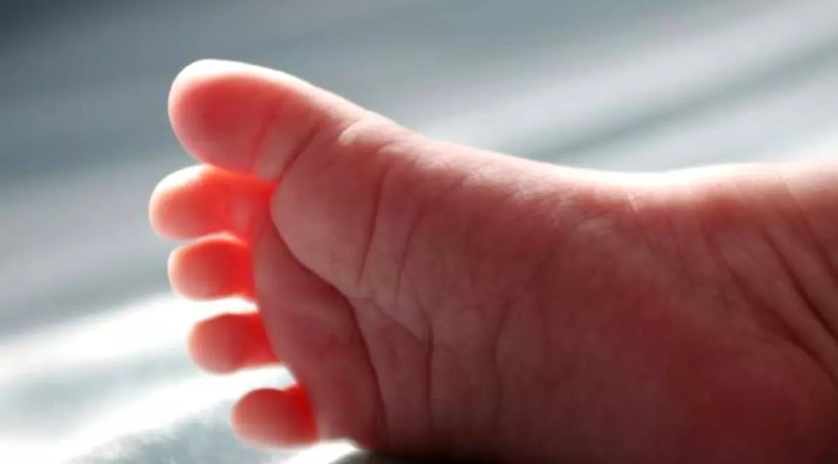 Un bebeluș a murit la două zile după ce a fost născut prin cezariană, la Spitalul Județean din Oradea