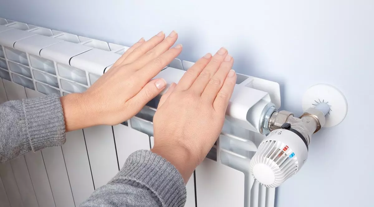 Trucuri pentru reducerea facturilor la utilități iarna. Sfaturile experților consultați de Libertatea