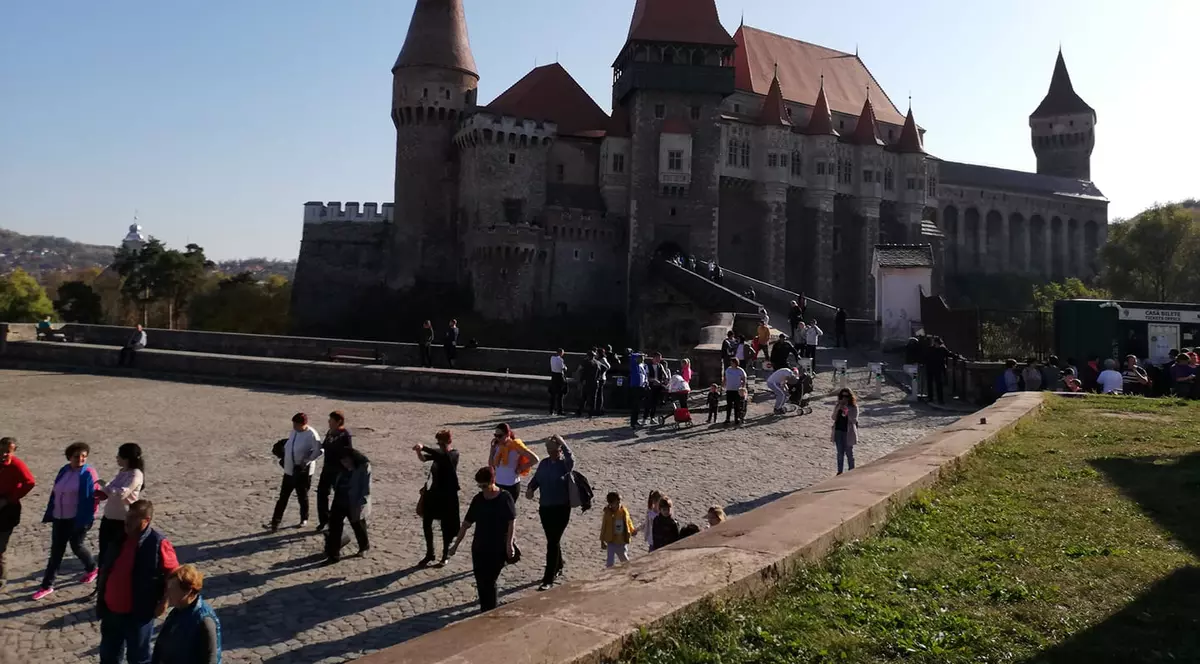 Încep lucrările de restaurare la Castelul Corvinilor, care vor dura aproape doi ani. Care va fi programul de vizitare, în timpul șantierului