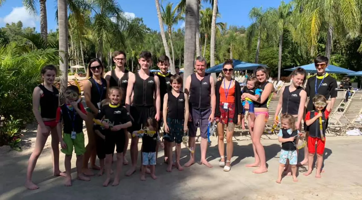 Cea mai numeroasă familie din Marea Britanie se mărește din nou. Mama este însărcinată cu al 22-lea copil!