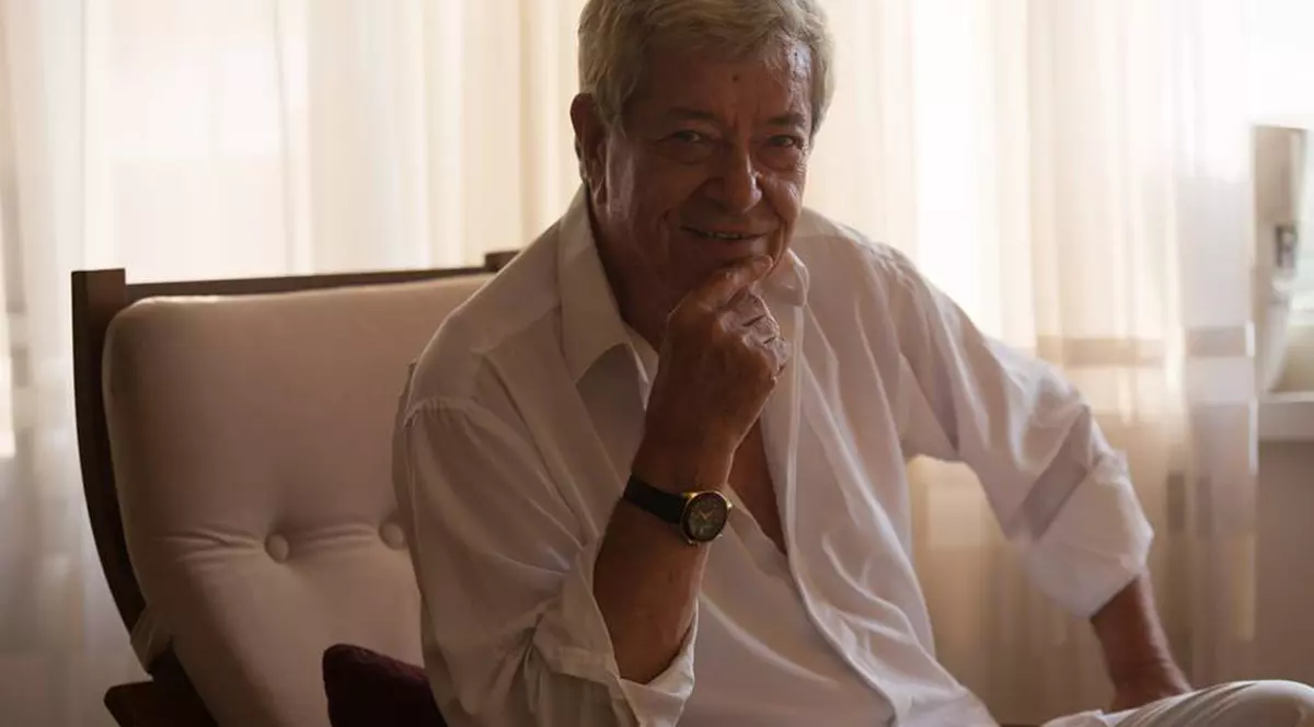 La 86 de ani, Ion Dichiseanu tot la cuceriri se gândește! “Iubesc femeia. Eu și la ANAF mă duc cu flori și bomboane”