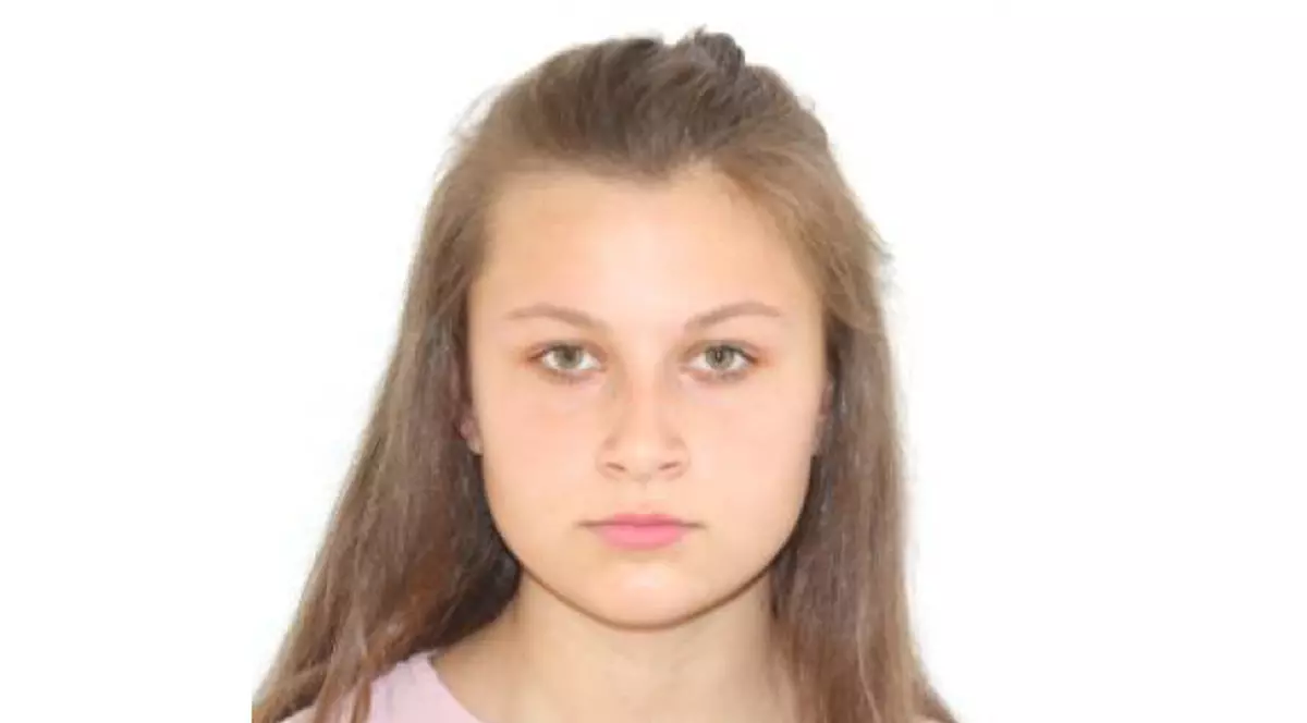 Polițiștii din Neamț caută o minoră de 14 care a plecat de acasă de aproape două săptămâni. Fata le-a spus părinților că se află în Cluj și nu vrea să se mai întoarcă