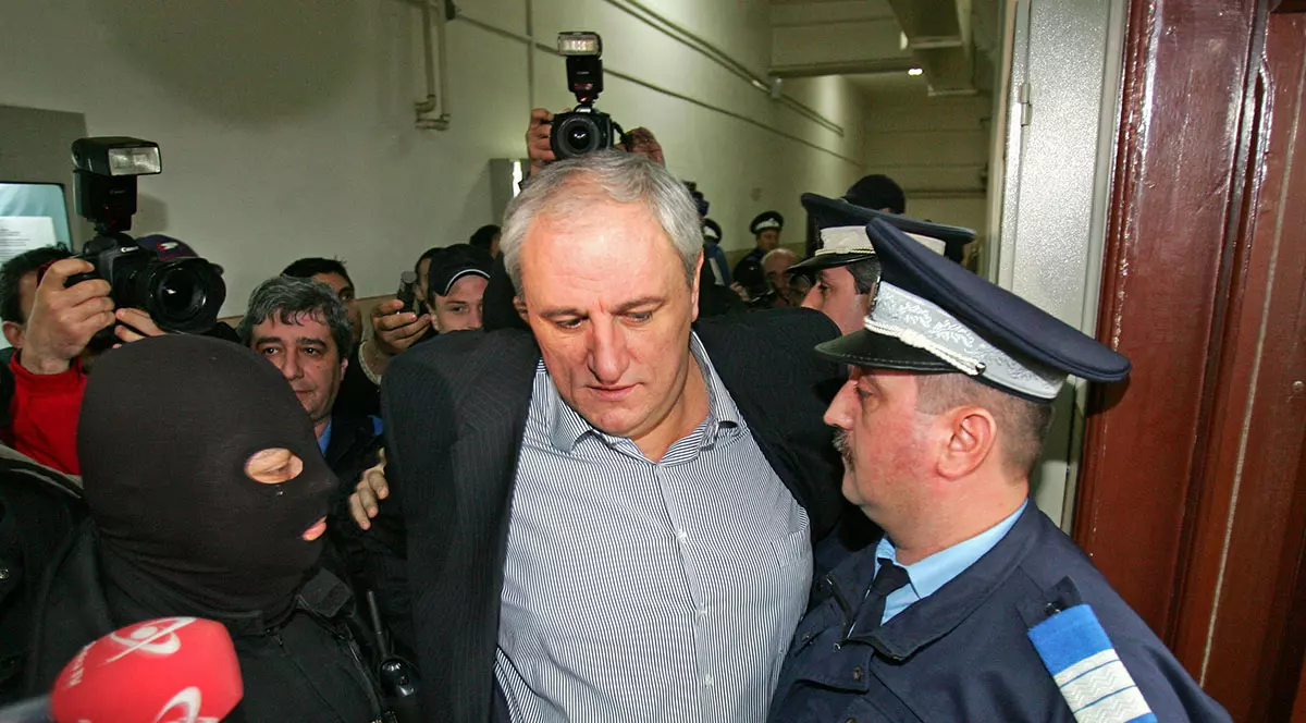 O firmă controlată de Ovidiu Tender îi învață să comunice pe polițiștii locali din Sectorul 2. Contract prin achiziție directă