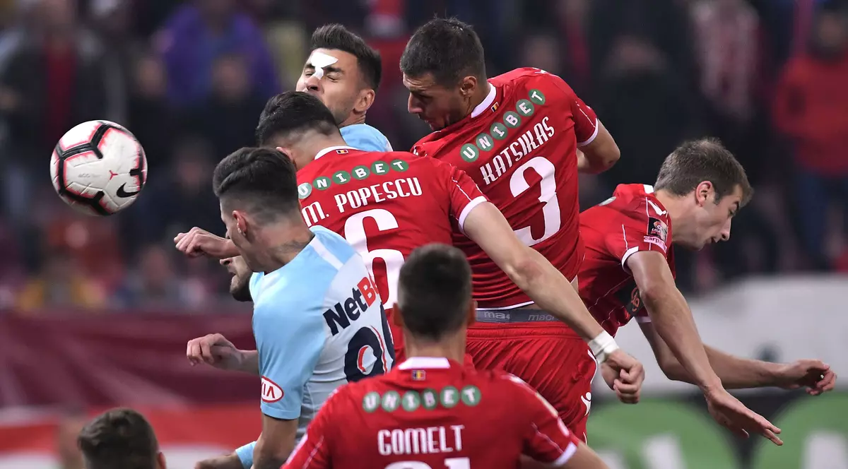 Derby-ul FCSB - Dinamo, văzut de un ”câine roșu”: «Joacă două clone între ele!»