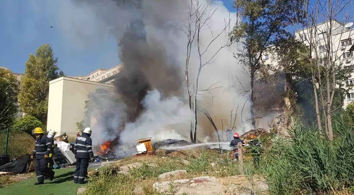 Incendiu în București, lângă Ministerul de Finanțe