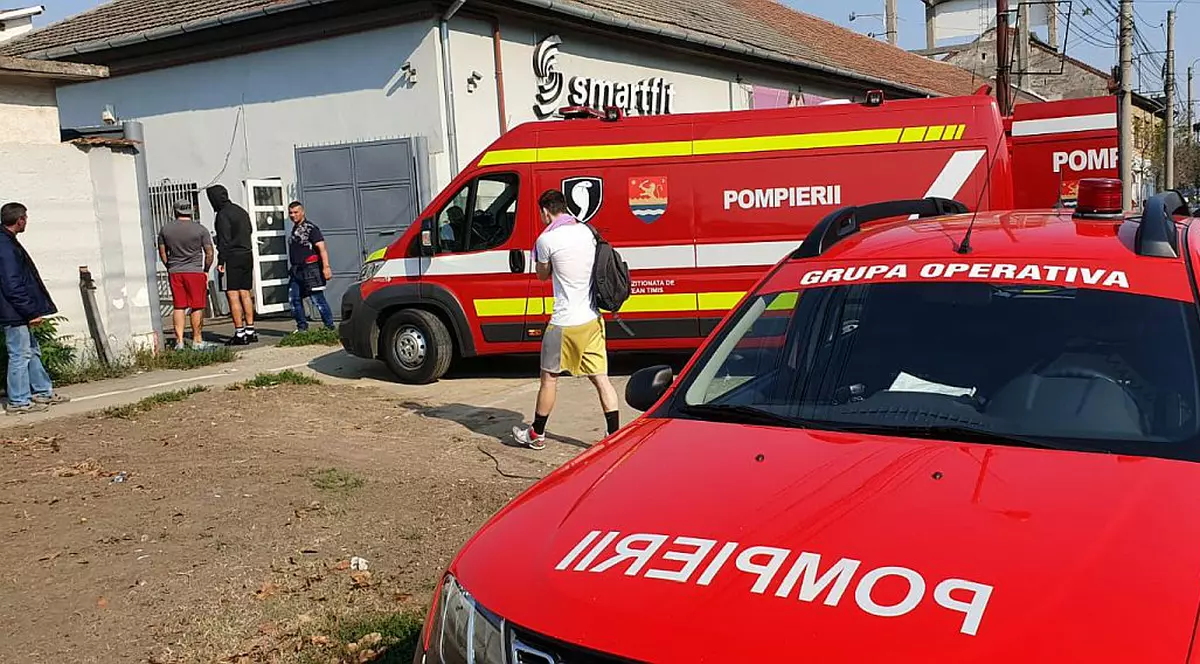 Un incendiu a izbucnit la o sală de sport din Timișoara, sâmbătă după-amiază. A pornit de la saună