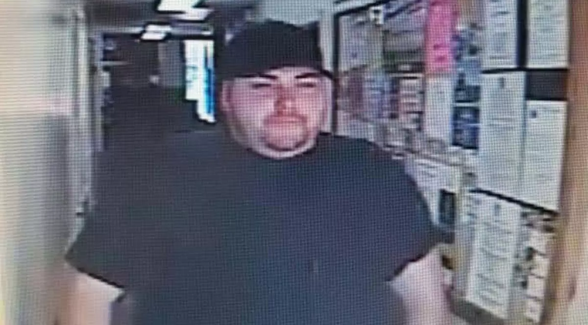 A jefuit o bancă cu o zi înainte să se însoare. Logodnica lui l-a descoperit și l-a obligat să se predea