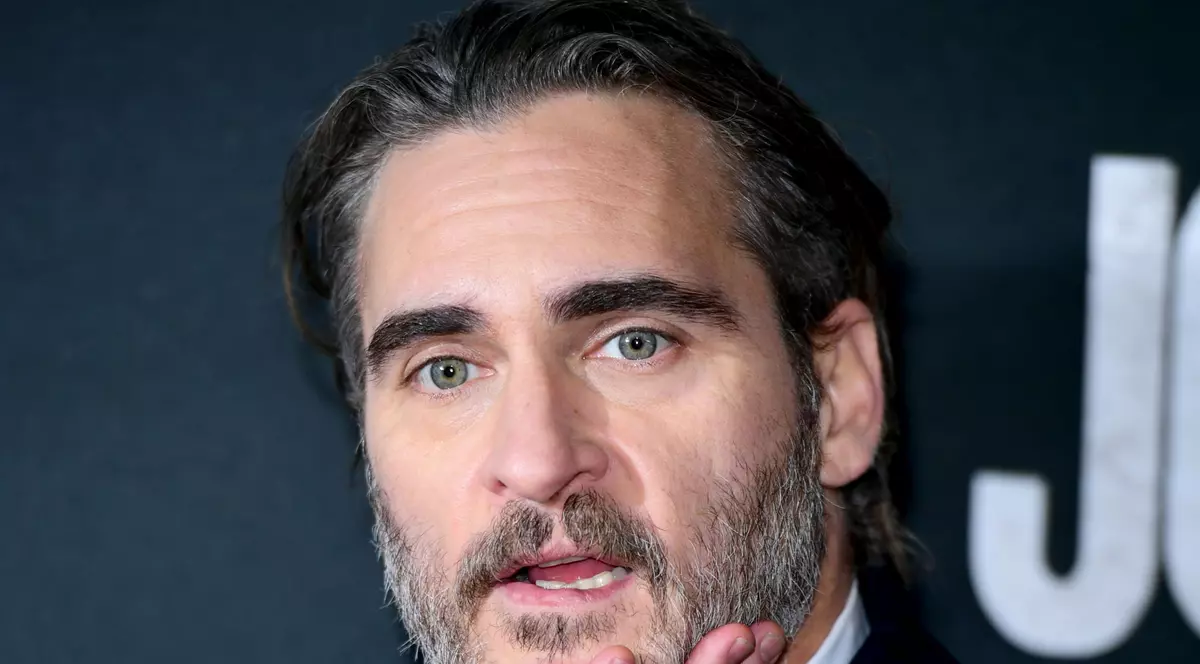 Joaquin Phoenix a făcut accident în Los Angeles. A intrat într-o mașină a paramedicilor