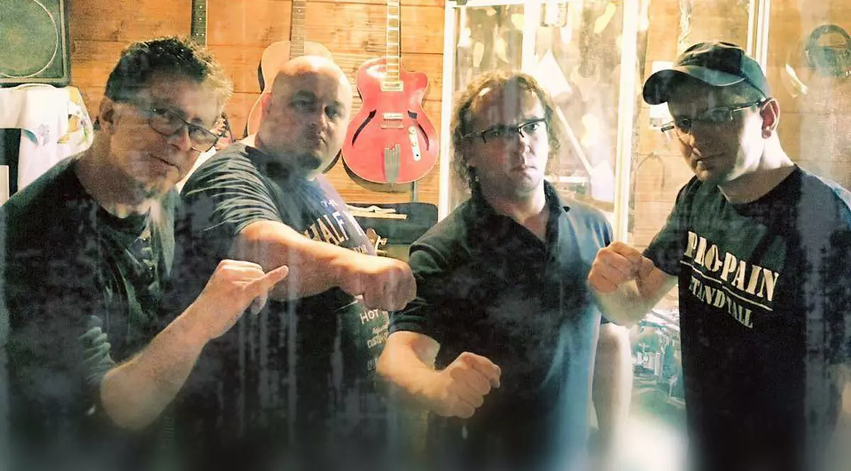 Se destramă trupa Legion! Solistul Rudolf Stauder s-a făcut politician, iar alți membri ai trupei au emigrat în SUA și în Germania