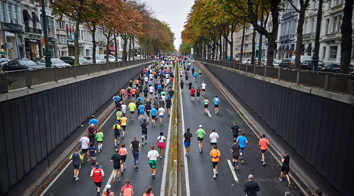 Un sportiv a murit în timpul semimaratonului din Cardiff. Alergătorul a făcut infarct