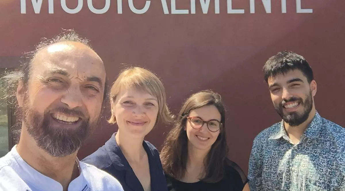 Un portughez ține concerte de muzică clasică pentru bebeluși în România. “Cu cât sensibilitatea muzicală e cultivată mai devreme, cu atât e mai bine”