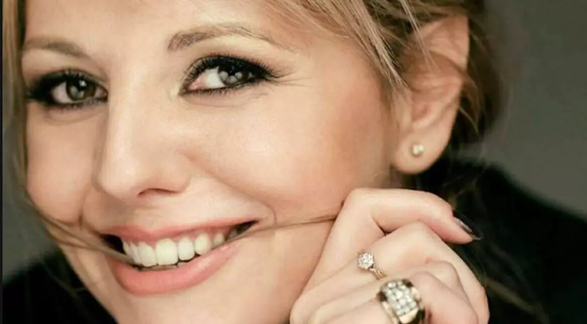 Actrița Natalie Ester, marcată după ce a văzut filmările secrete de la Colectiv. "Arafat, ești deasupra celorlalți pentru că ești cocoțat pe cadavre"