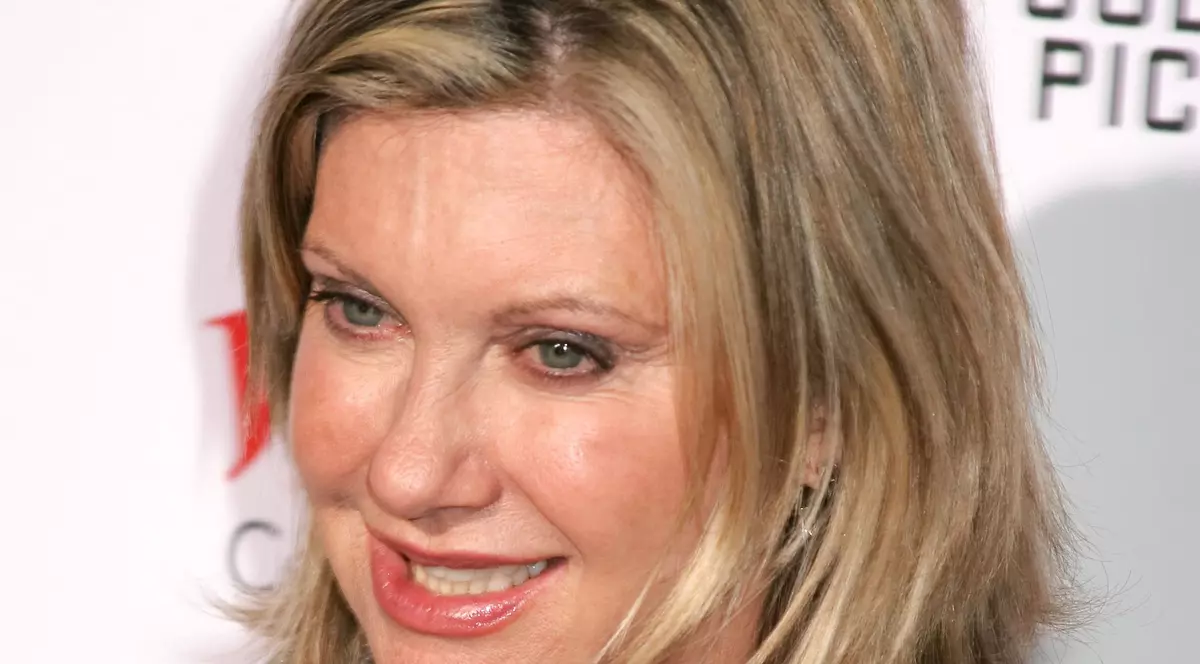 Olivia Newton-John își vinde costumul din piele pe care l-a purtat în filmul "Grease". Banii vor fi donați unui centru pentru tratarea cancerului