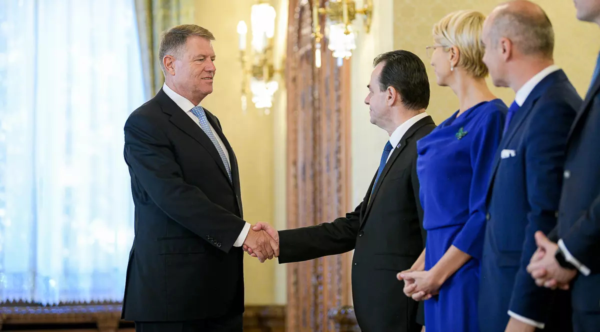 UPDATE | Noi consultări între preşedinte și partide, pentru desemnarea premierului. Luni sunt chemaţi liderii Pro Europa, PMP, ALDE şi minorităţi, marţi, liderii USR şi UDMR