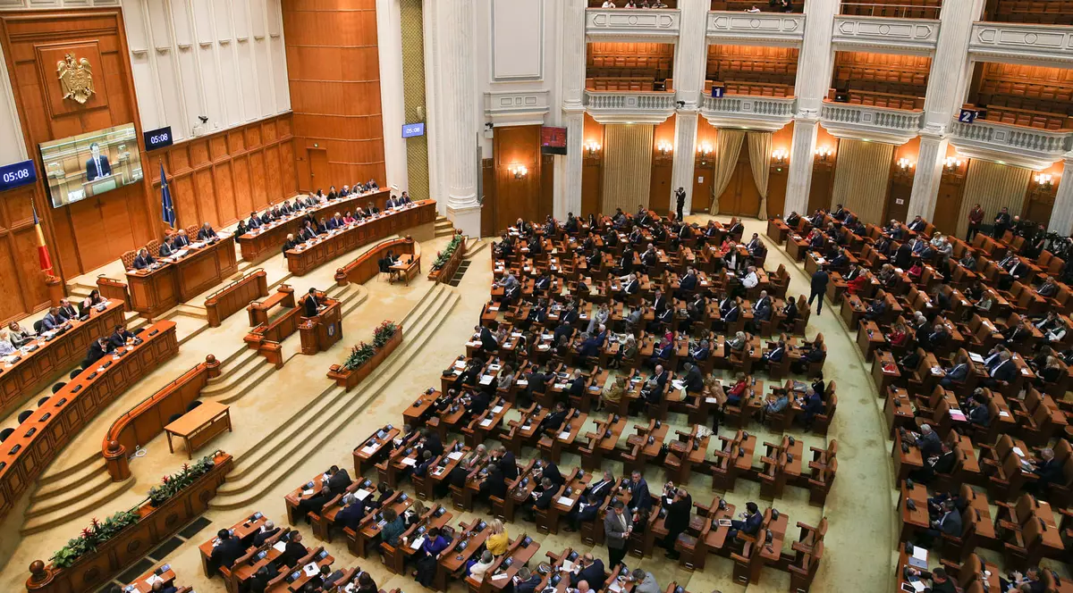 Ultimele calcule înainte de votul moțiunii. Soarta Guvernului Dăncilă, decisă la câteva voturi