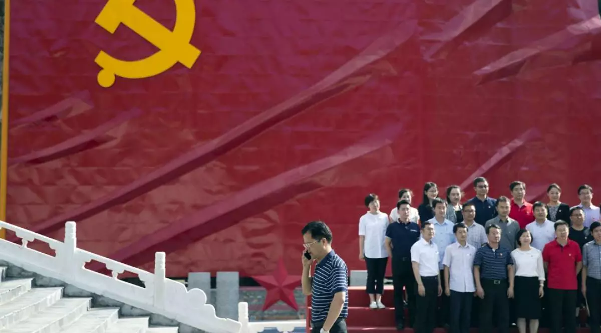 Comuniștii chinezi au impus un cod de conduită pentru cetățeni. Regulile de intonare a imnului și pentru ridicarea drapelului național