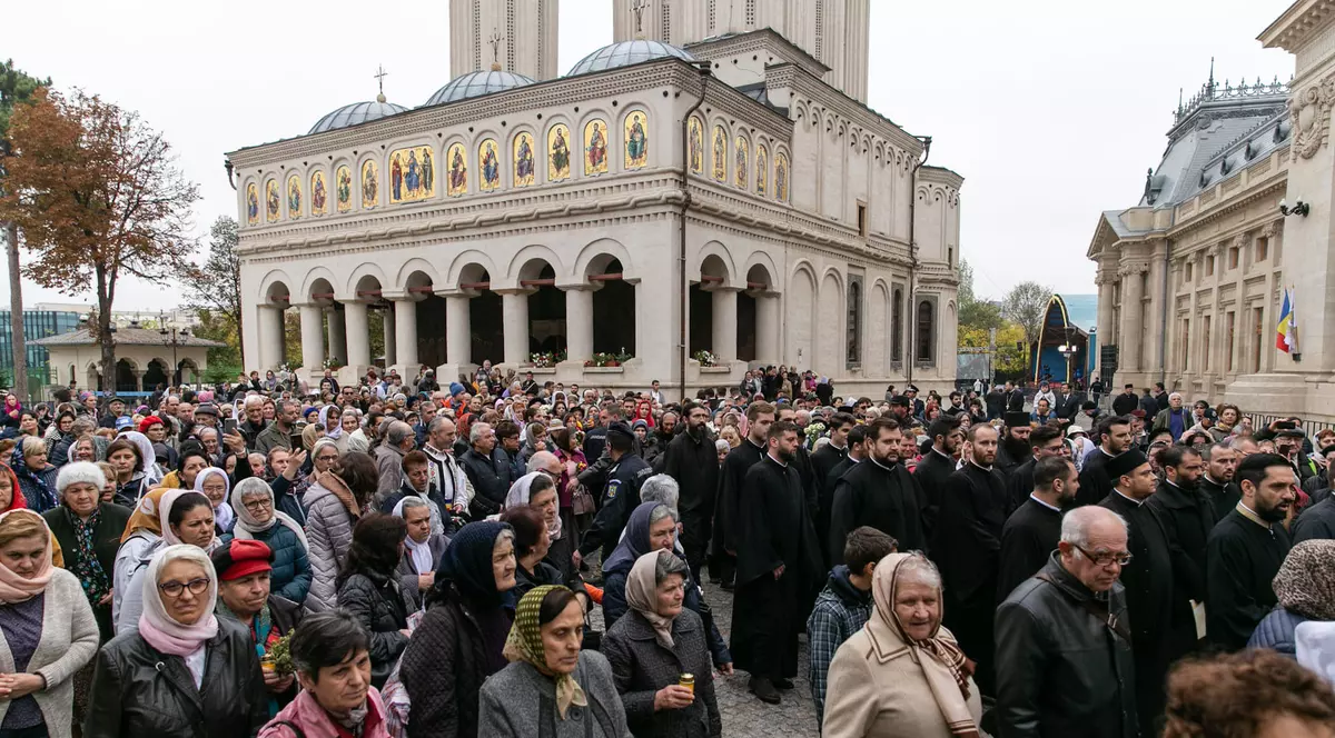UPDATE | Mii de pelerini, prezenți la sărbătoarea Sfântului Cuvios Dimitrie cel Nou, Ocrotitorul Bucureştilor, prăznuit astăzi. Care este programul ceremoniilor religioase