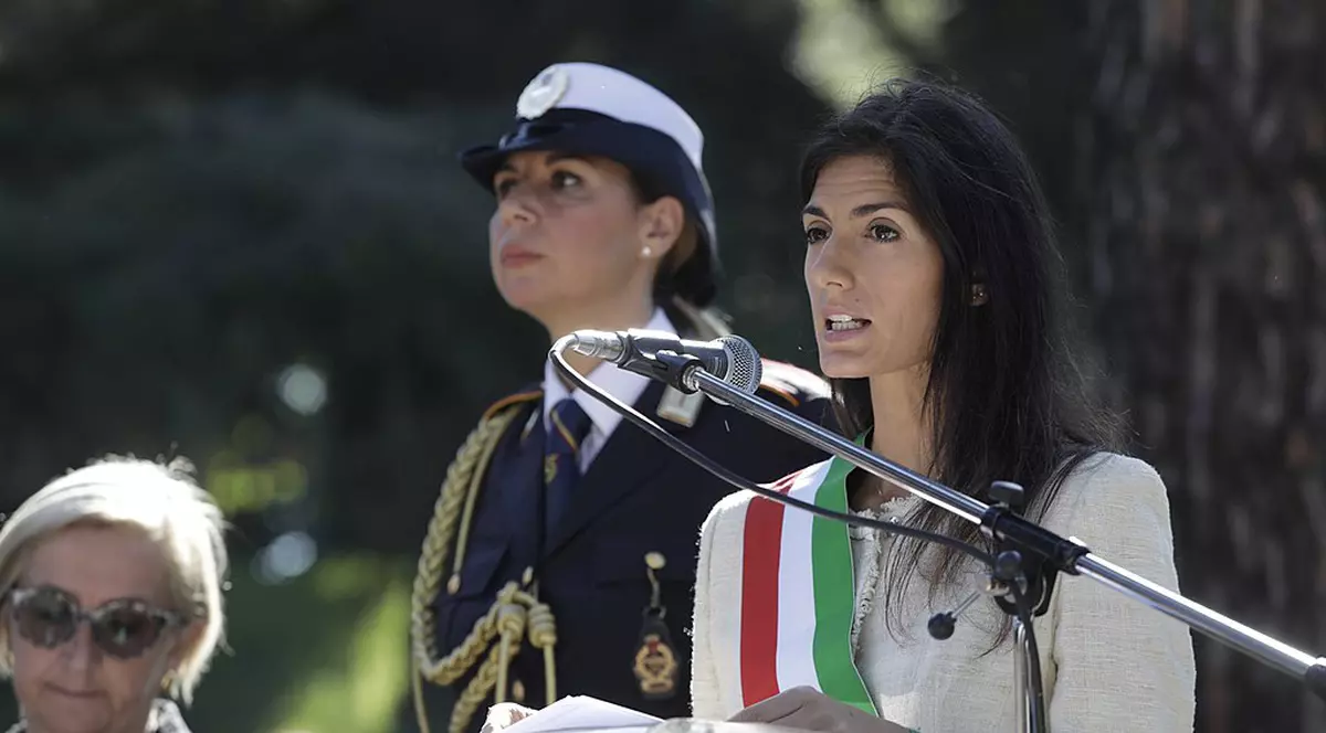 Locuitorii din Roma, îndemnați de primărie să-și țină gunoaiele în locuințe