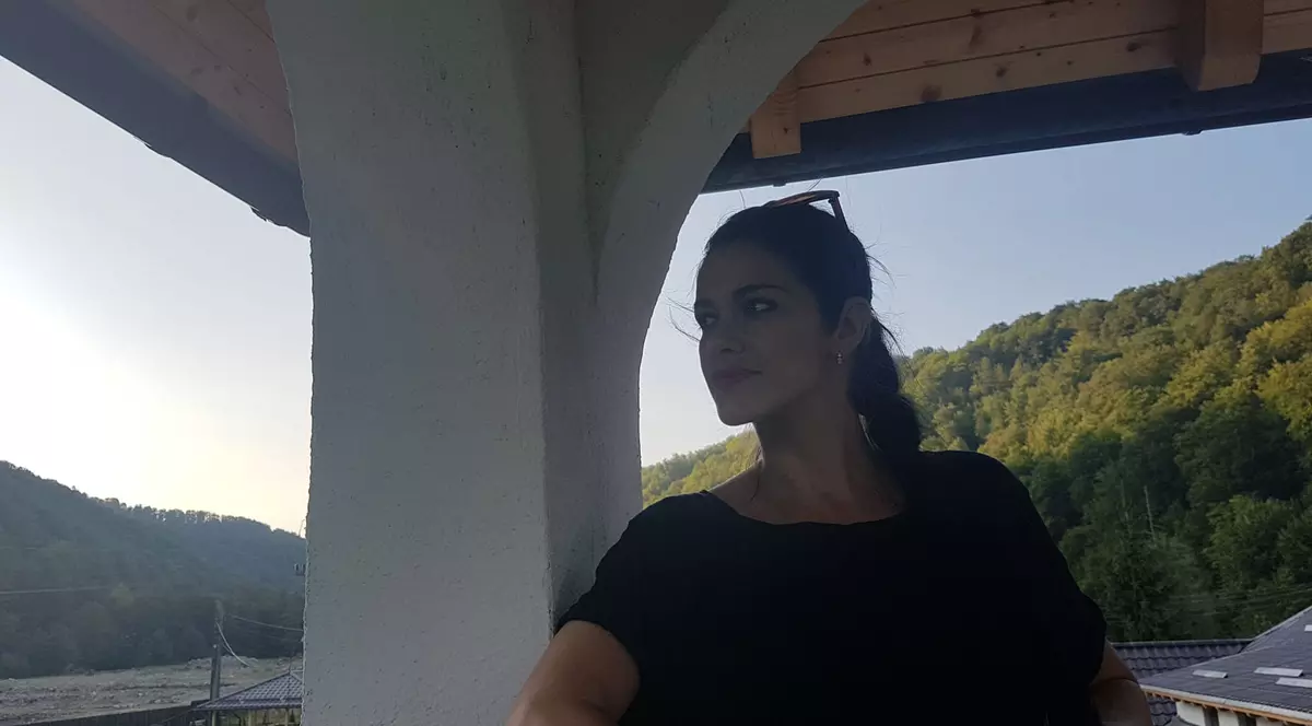 Cumnata Monicăi Anghel răspunde comentariilor legate de greutatea sa. "S-au trezit să mă întrebe când nasc sau chiar să îmi spună că am decăzut fizic"