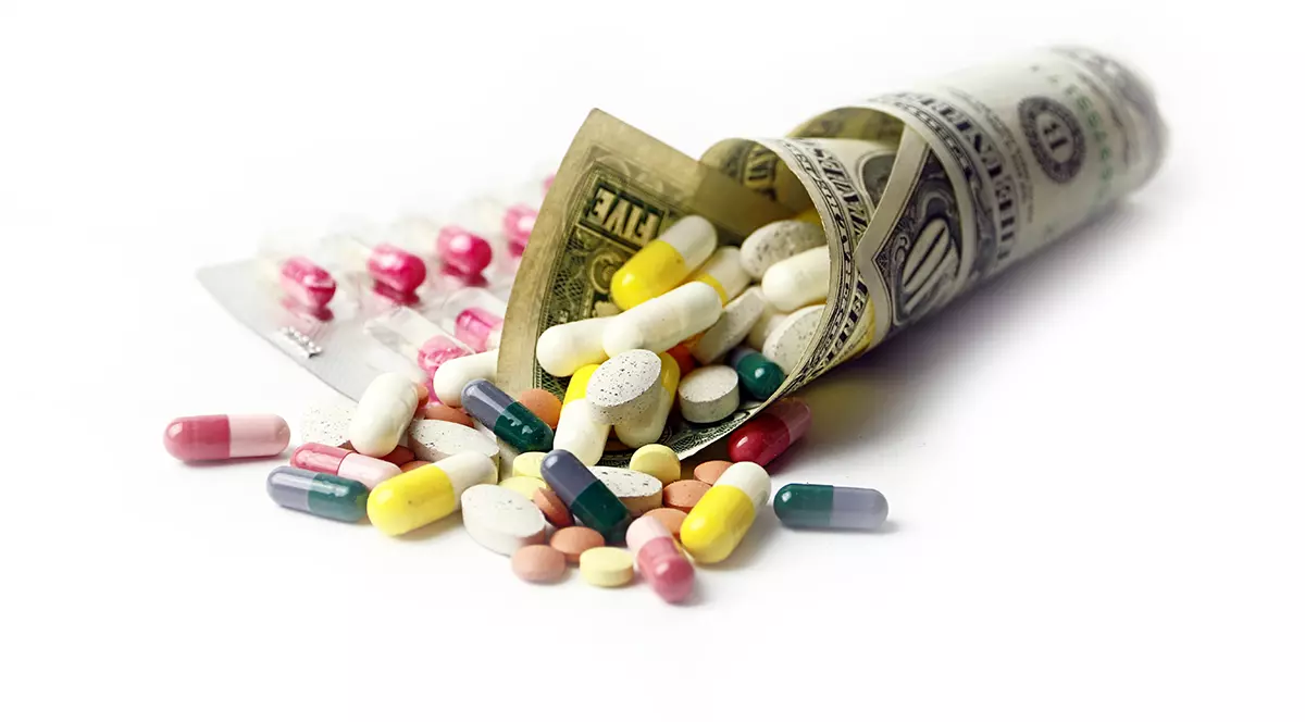 De la o valiză cu 140.000 de dolari confiscată pe aeroportul  Otopeni până la mii de emailuri în care  se vede cum companiile farma dau bani pe educația medicilor în direcții dorite de ele!