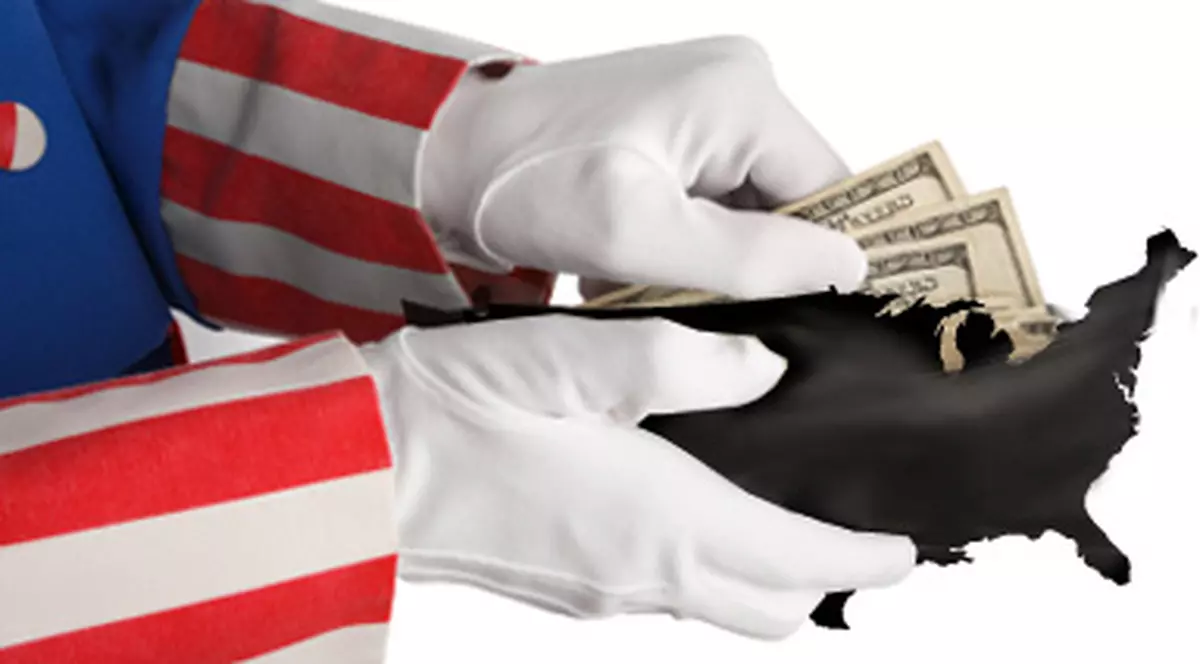 Americanii cheltuiesc mai mult pe taxe decât pe mâncare, haine și sănătate la un loc