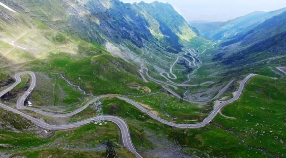 Transalpina se închide începând de azi, până pe 1 iunie 2020