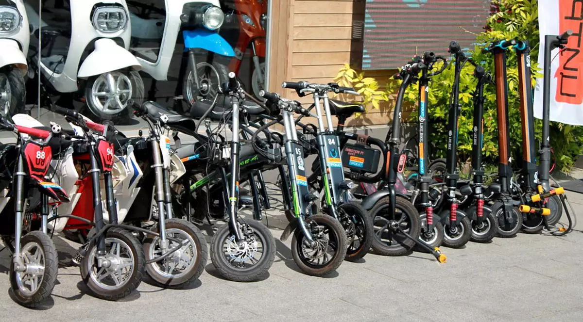 Franţa a reglementat circulaţia trotinetelor electrice. Ce modificări au apărut în Codul Rutier în privința acestor dispozitive