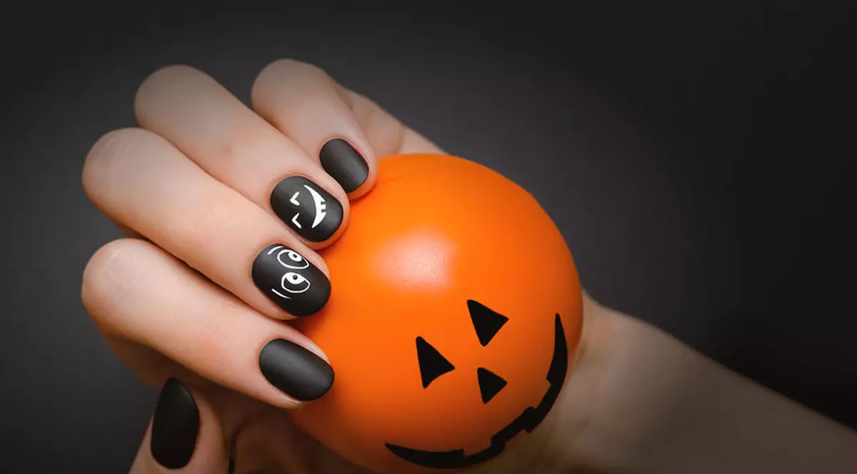 Unghii de Halloween