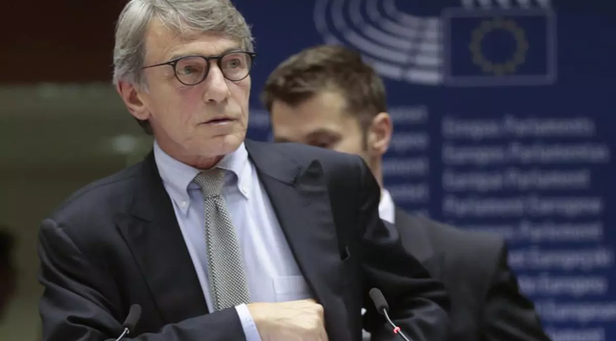 Instalarea noii Comisii Europene, amânată cu o lună din cauza problemelor candidaților din Franța, România și Ungaria