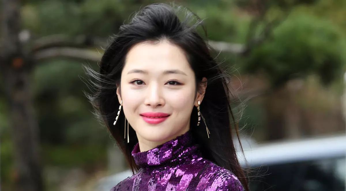 Cântăreaţa k-pop Sulli de 25 de ani a fost găsită moartă (EPA)