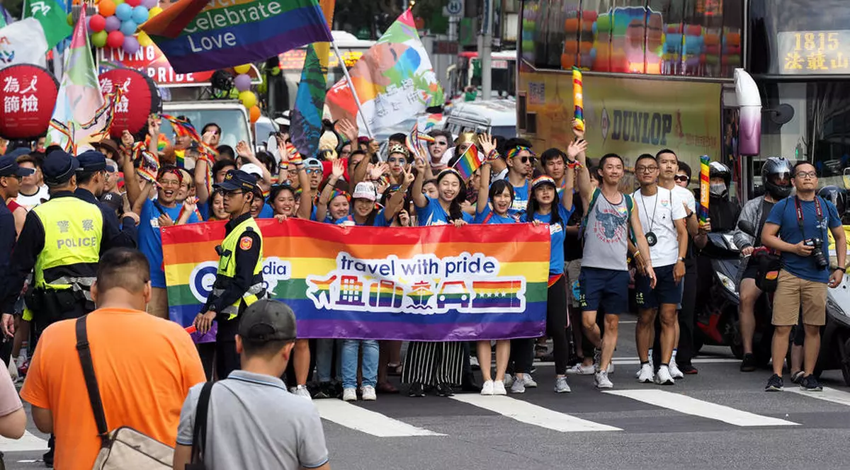 Marșul ”Pride” din Taipei a adunat 200.000 de oameni. Taiwan, prima țară din Asia care legalizează căsătoriile între persoane de același sex
