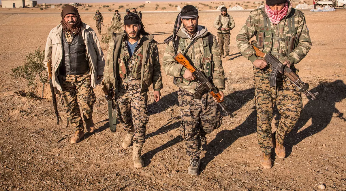 Adevărata problemă a kurzilor: sunt cel mai numeros popor fără o țară a lor. Peste 30 de milioane de kurzi se află în patru state diferite. Luptători kurzi din Siria