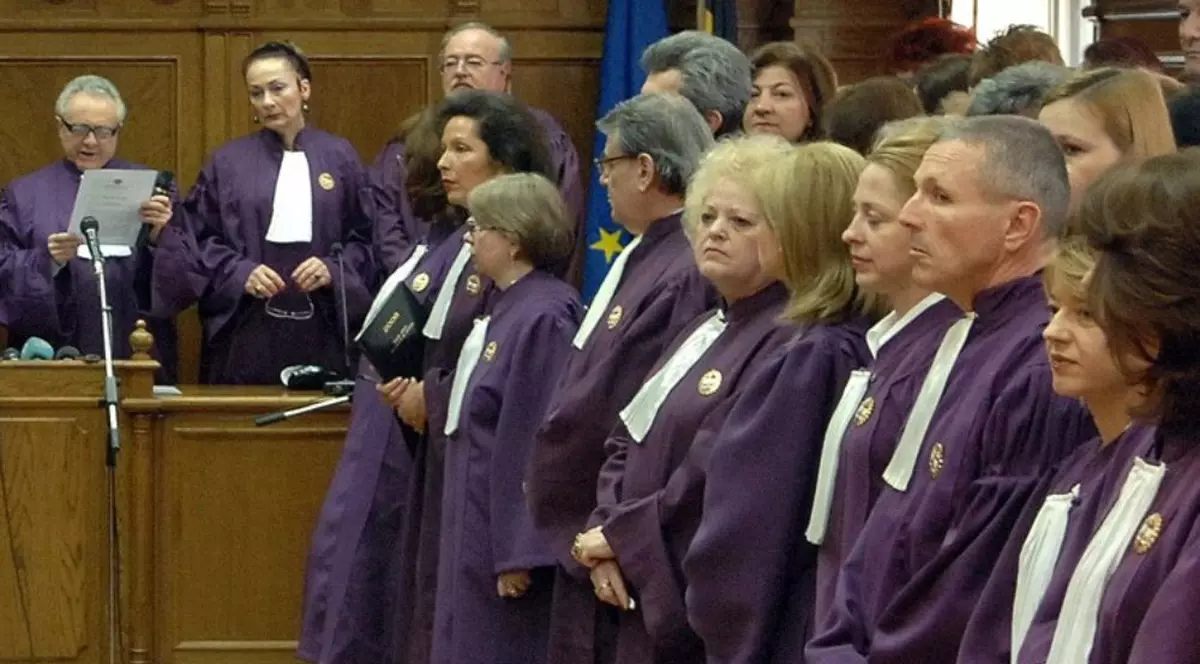 Instanțe importante din țară votează în unanimitate pentru desființarea Secției Speciale