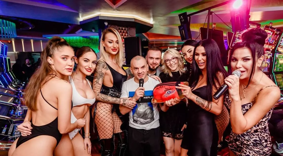 Din ring, în cazinou. Pitbull Atodiresei a ajuns MC la ”păcănele”